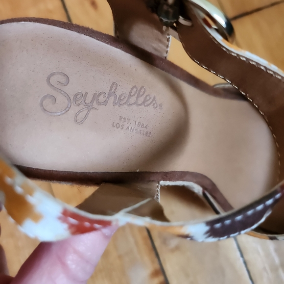 Aztec wedge heels size 6 - Picture 2 of 6